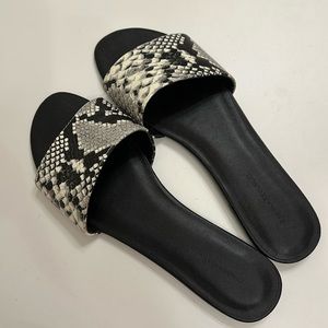 Banana Republic Sandals